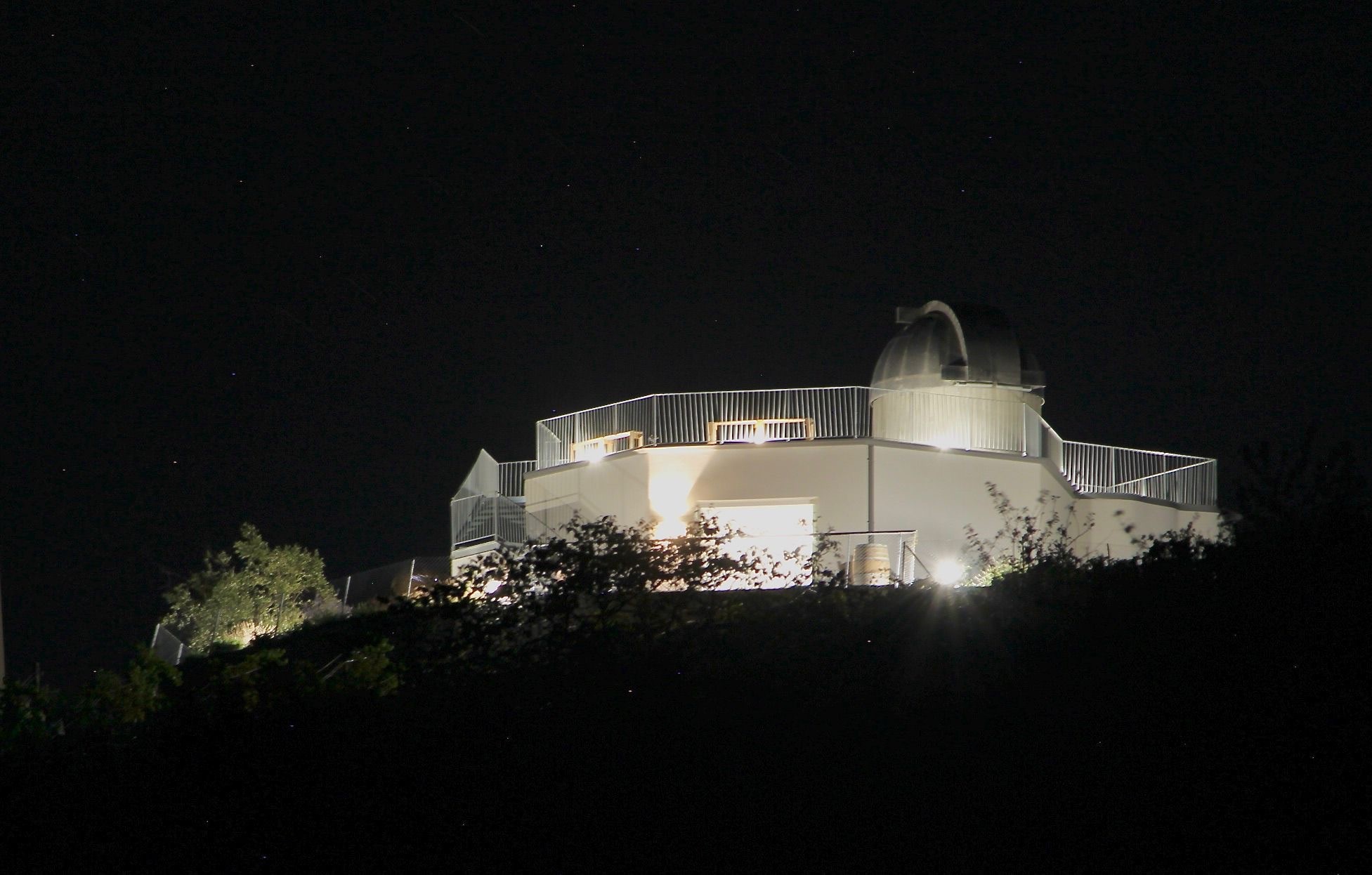 Osservatorio Astronomico del Vulture di notte
